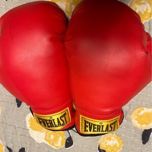 Everlast Red Boxing Gloves size 6
